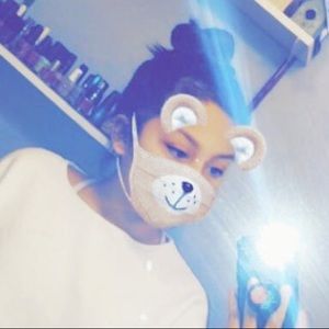 Meet your Posher, Amelia